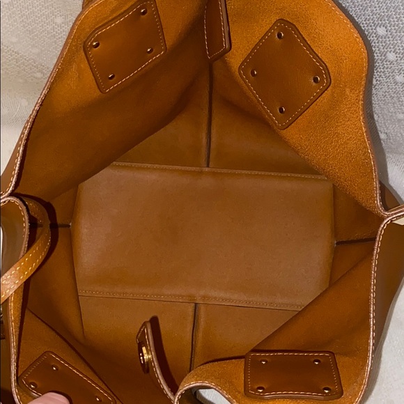 🆕 CHLOÉ Vick Caramel Leather Tote - Picture 12 of 16